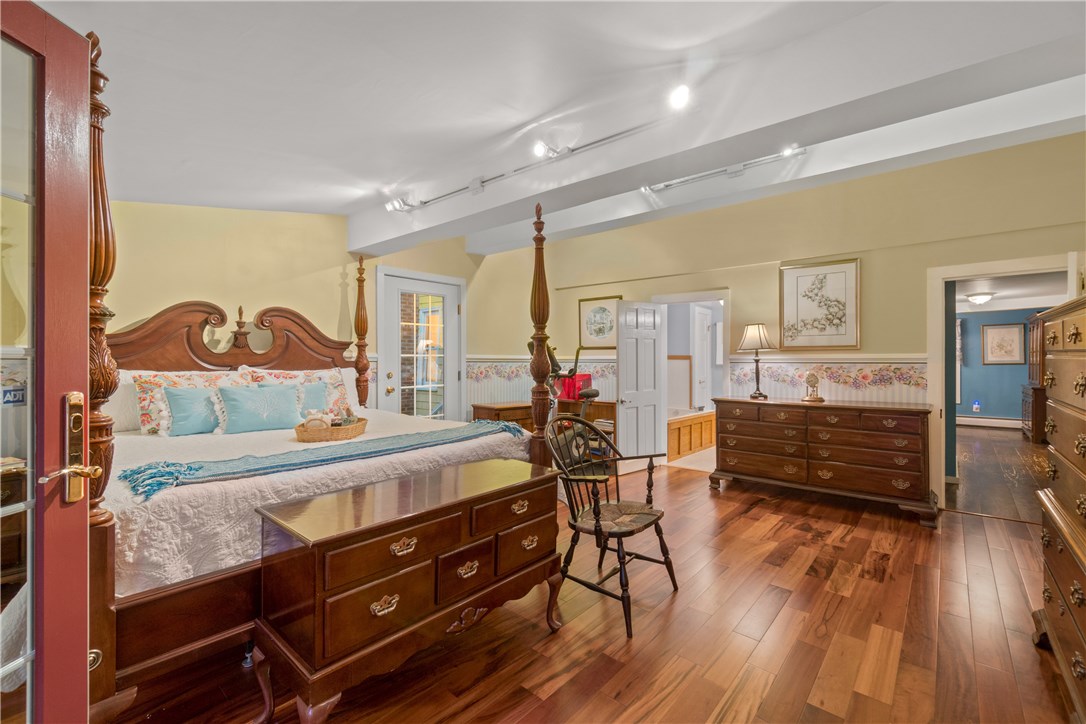422 Waterman Hill Road Coventry, RI 02827 - Photo 8 of 39 Large, light and bright Master Suite!