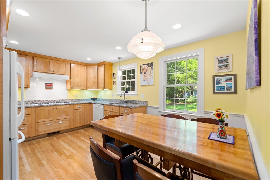 84 Pleasant Street Wenham, MA 01984 - Photo 20 of 38
