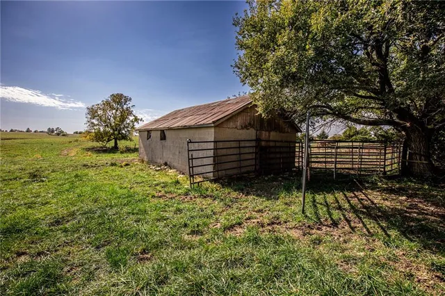 $1,500,000 | 311-th Switzer Road, Louisburg, KS 66053