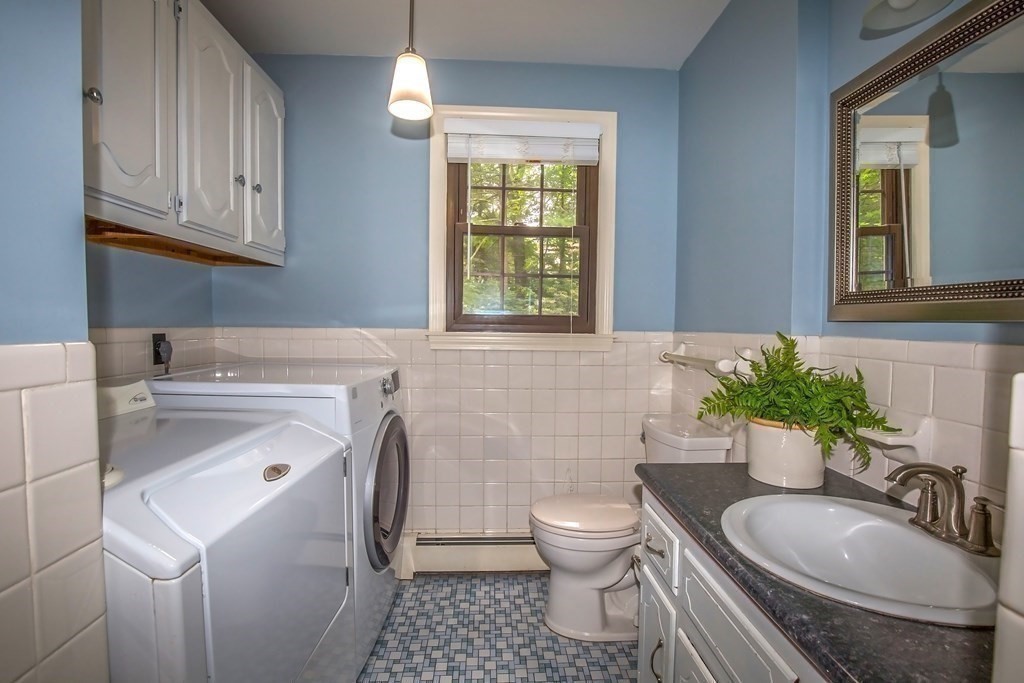 100 Ridgecrest Drive Westfield, MA 01085 - Photo 17 of 32