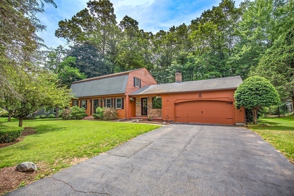 100 Ridgecrest Drive Westfield, MA 01085 - Photo 2 of 32