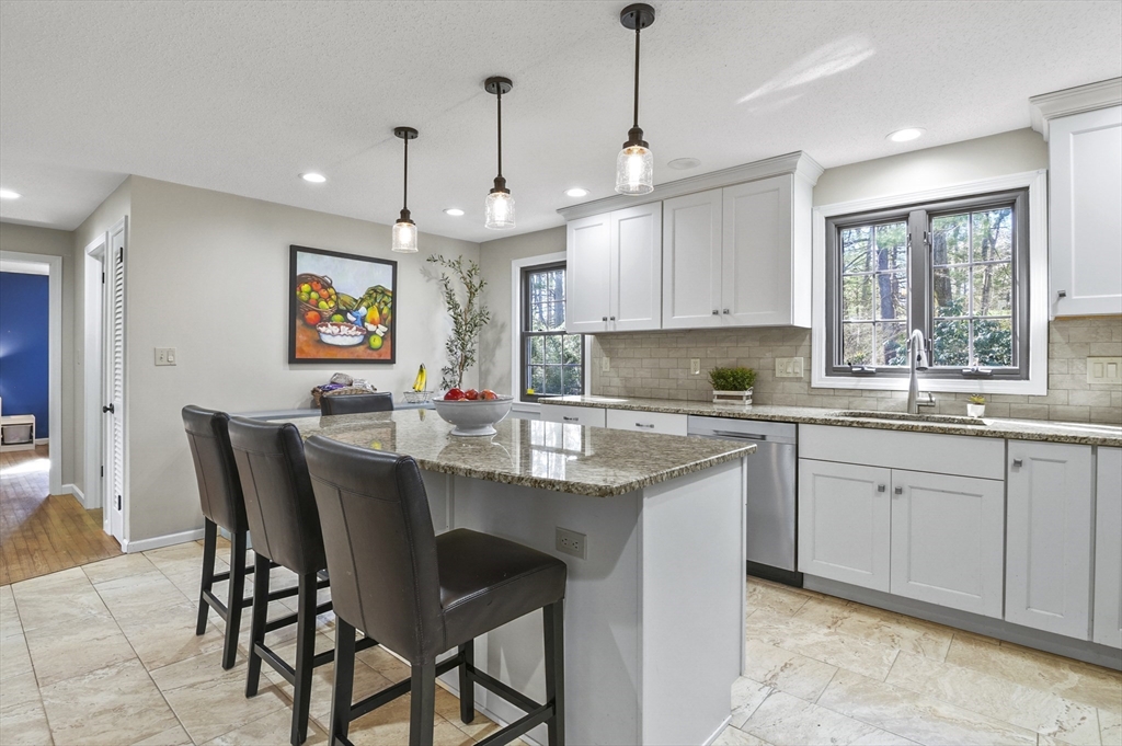 100 Ridgecrest Drive Westfield, MA 01085 - Photo 9 of 32