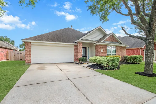$289,000 | 9410 Lakeway View Lane, Humble, TX 77396