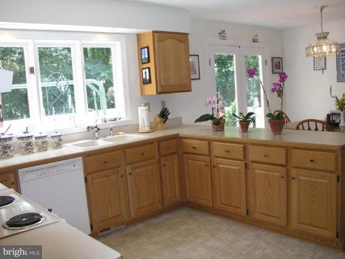 12432 Richards Ride King George, VA 22485 - Photo 29 of 30 Kitchen #2