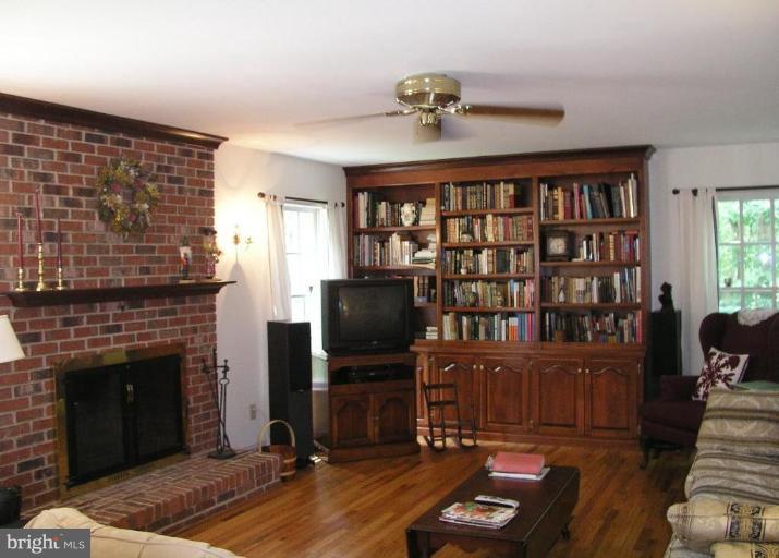 12432 Richards Ride King George, VA 22485 - Photo 5 of 30 Family Room
