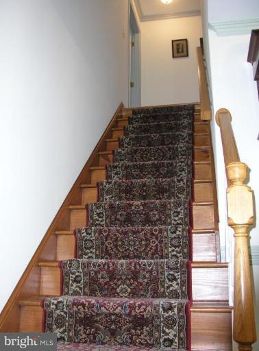 12432 Richards Ride King George, VA 22485 - Photo 8 of 30 Staircase