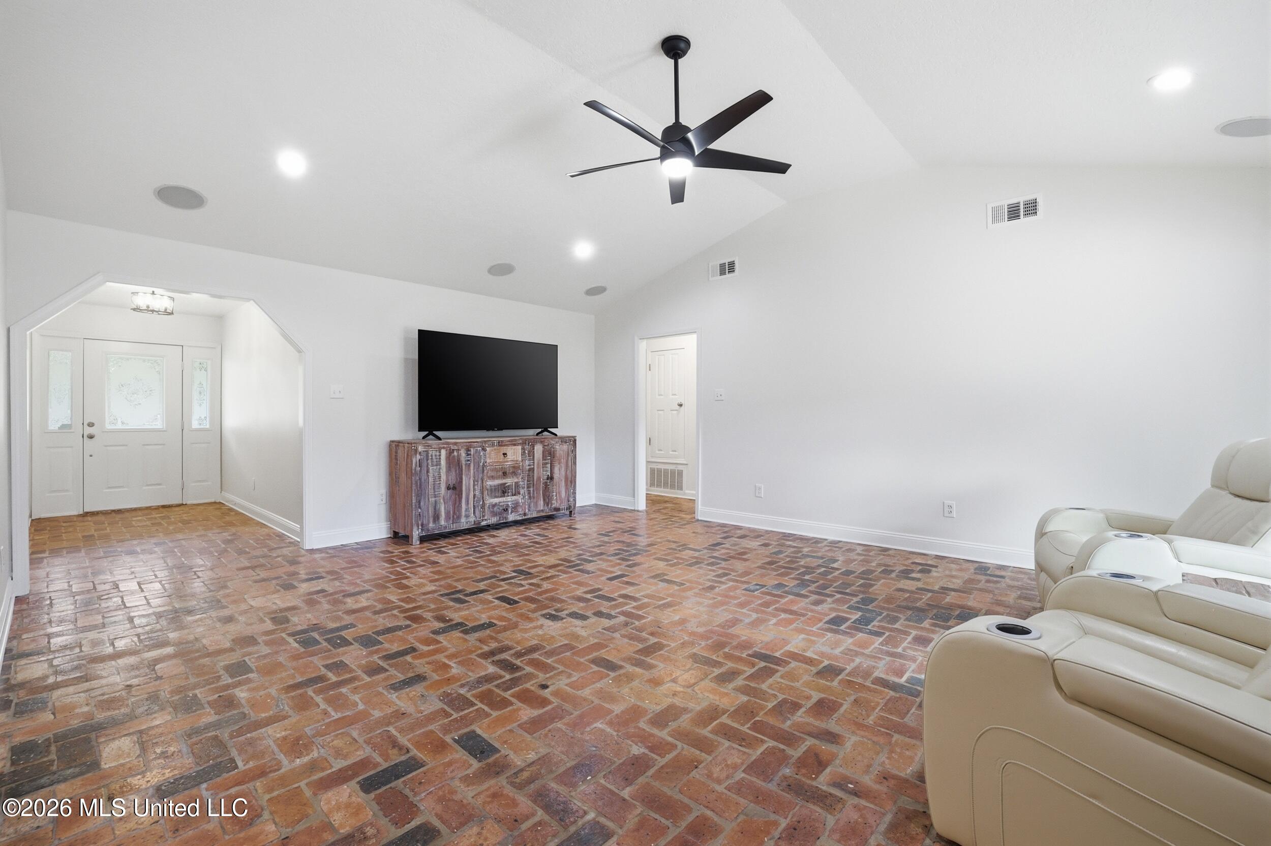 14309 Parker Road Biloxi, MS 39532 - Photo 8 of 68 27_r6__3643