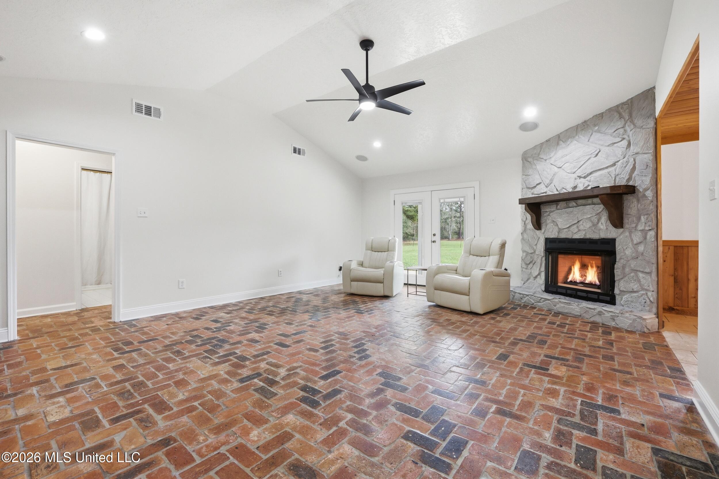 14309 Parker Road Biloxi, MS 39532 - Photo 10 of 68 5_r6__3648