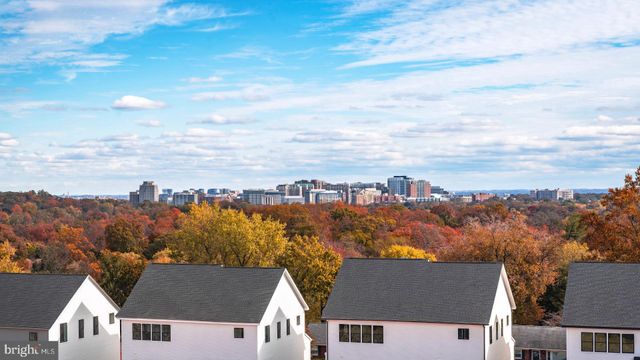 a black and white photo of a living room