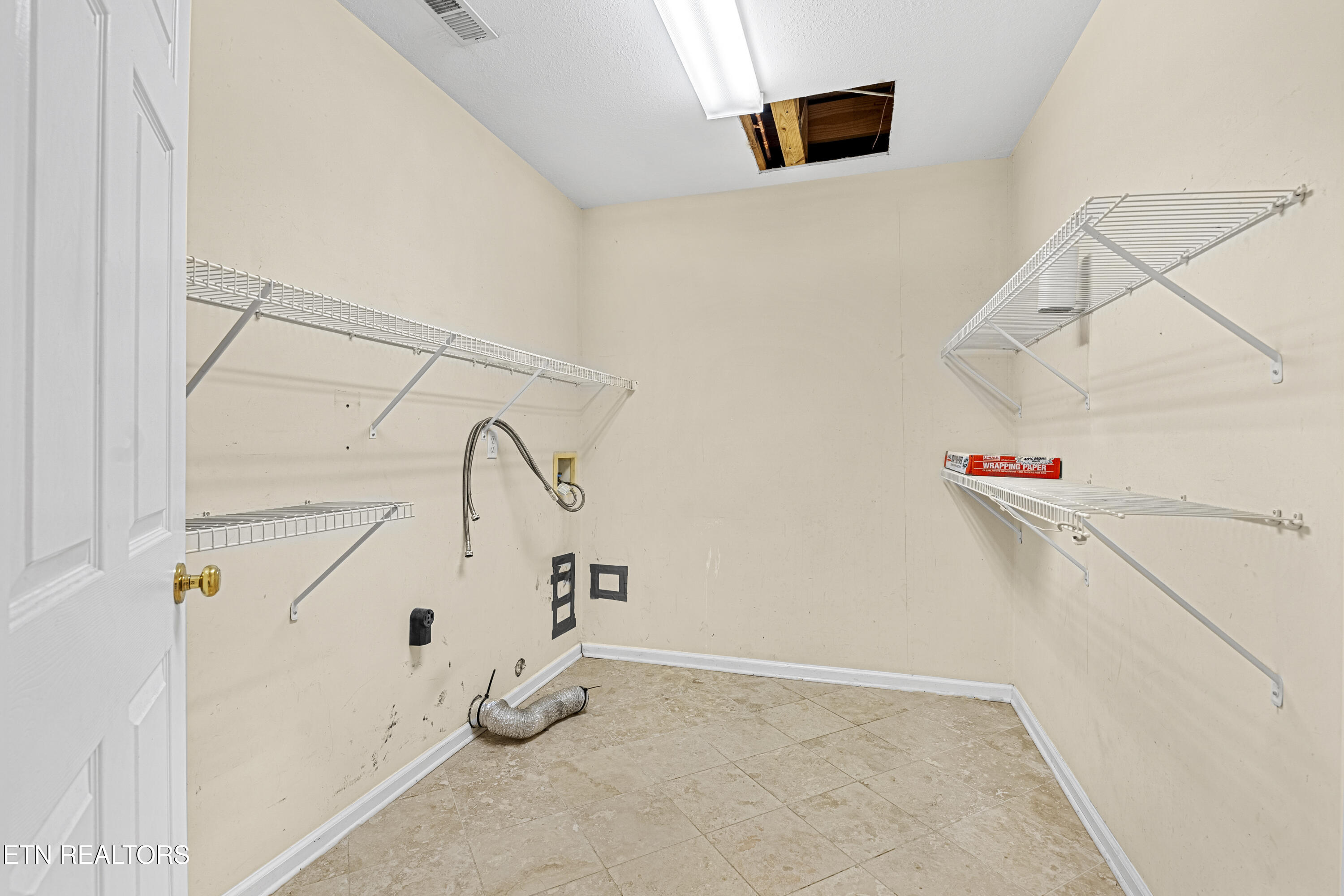 7630 Racing Run Road Knoxville, TN 37920 - Photo 18 of 36 Laundry Room