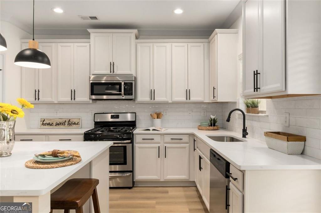 5115 Rialto Way Cumming, GA 30040 - Photo 8 of 44 Gallery Image 8