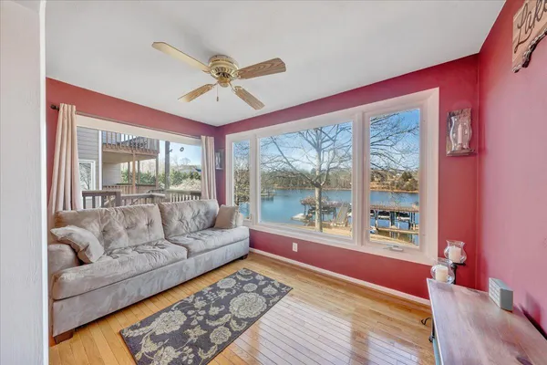 $714,600 | 287 Waterside Drive, Moneta, VA 24121