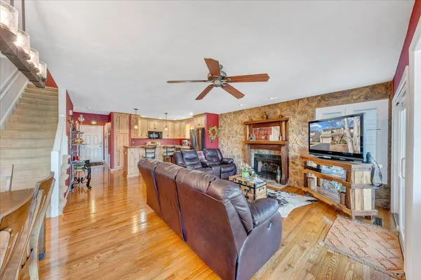 $714,600 | 287 Waterside Drive, Moneta, VA 24121