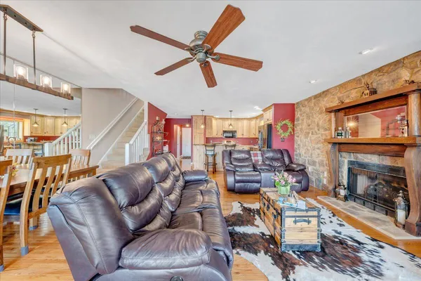 $714,600 | 287 Waterside Drive, Moneta, VA 24121