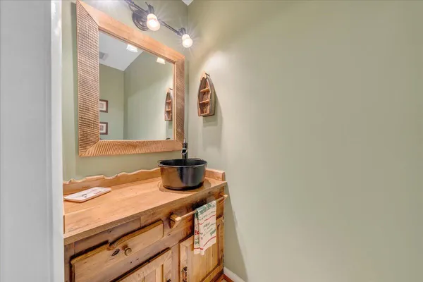 $714,600 | 287 Waterside Drive, Moneta, VA 24121