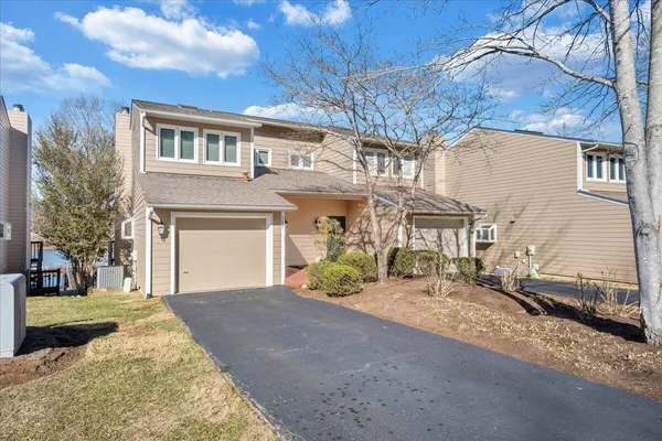 $714,600 | 287 Waterside Drive, Moneta, VA 24121