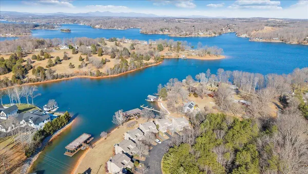 $714,600 | 287 Waterside Drive, Moneta, VA 24121