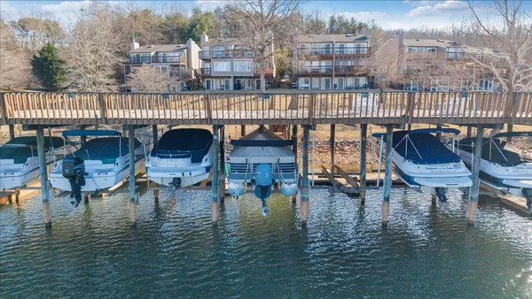 $714,600 | 287 Waterside Drive, Moneta, VA 24121