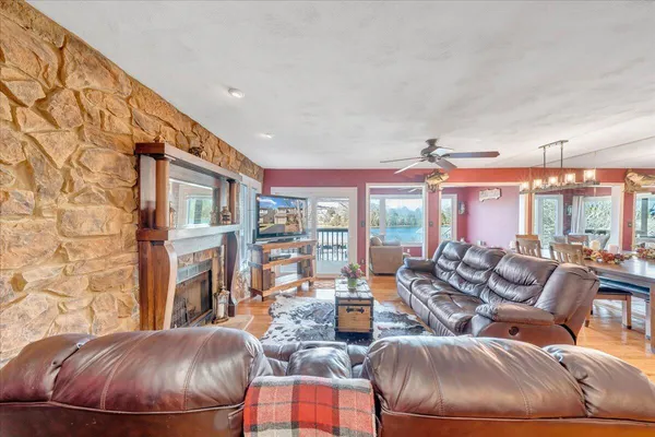 $714,600 | 287 Waterside Drive, Moneta, VA 24121