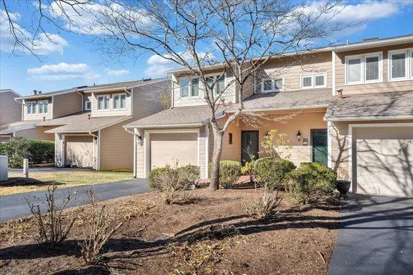 $714,600 | 287 Waterside Drive, Moneta, VA 24121