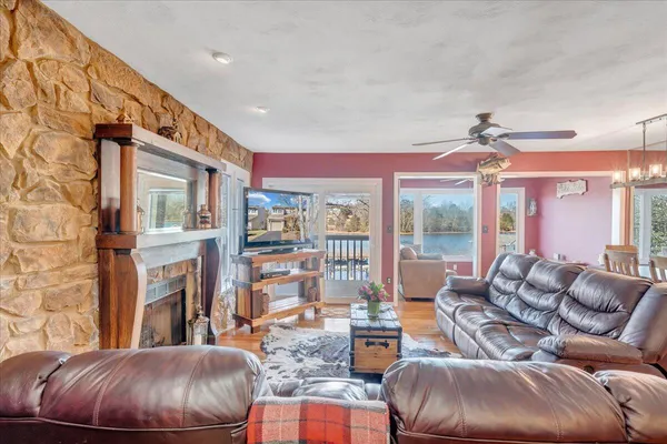 $714,600 | 287 Waterside Drive, Moneta, VA 24121