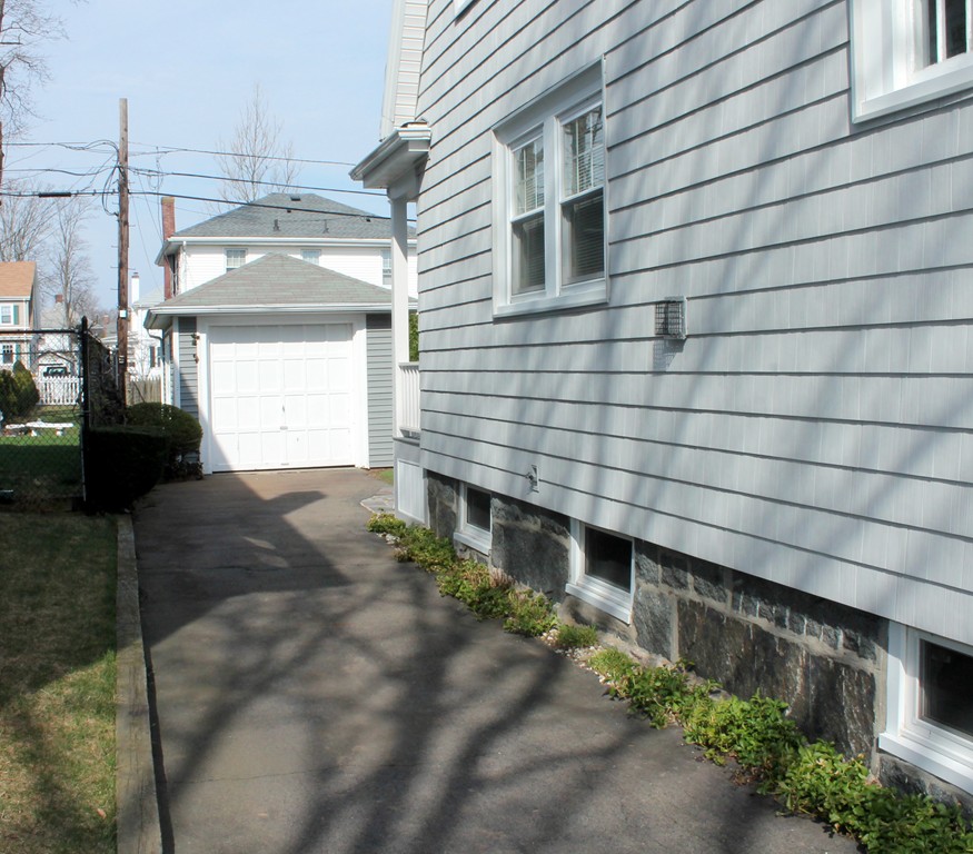 39 Neponset Road Quincy, MA 02169 - Photo 3 of 20 Gallery Image 3