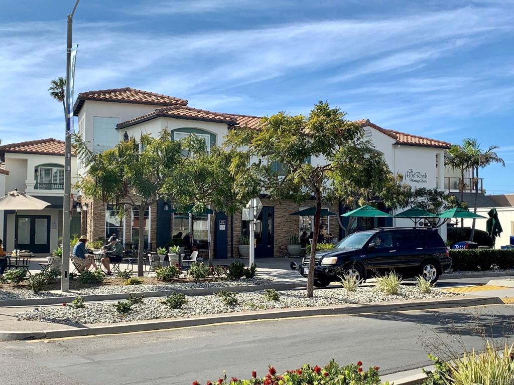 366 Forward Street, Unit E La Jolla, CA 92037 - Photo 23 of 26 a front view of a building