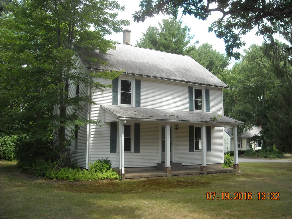 154 Hampden Road East Longmeadow, MA 01028 - Photo 3 of 18 Gallery Image 3