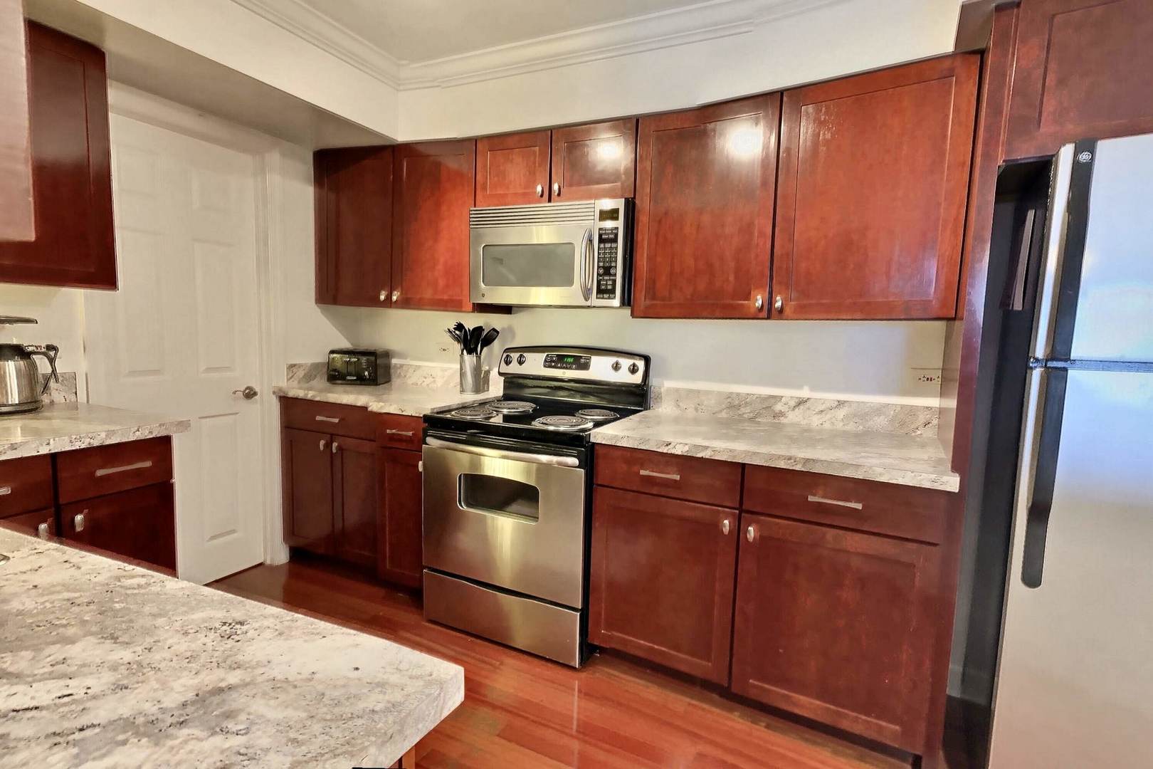 2230 South Goebbert Road, Unit 344 Arlington Heights, IL 60005 - Photo 6 of 12
