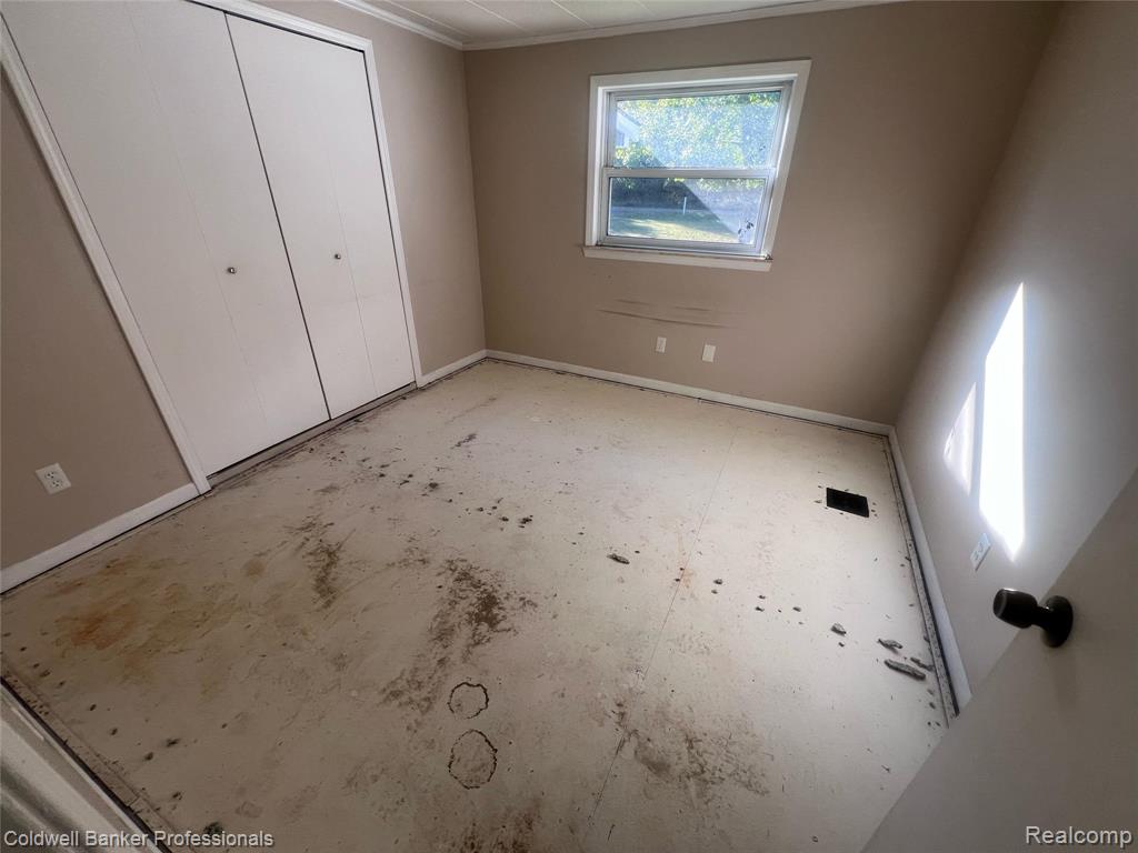 904 Rowland Road Leonard, MI 48367 - Photo 14 of 21