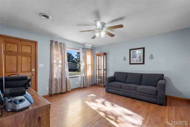 $129,900 | 209 Easy Street, Chaffee, MO 63740