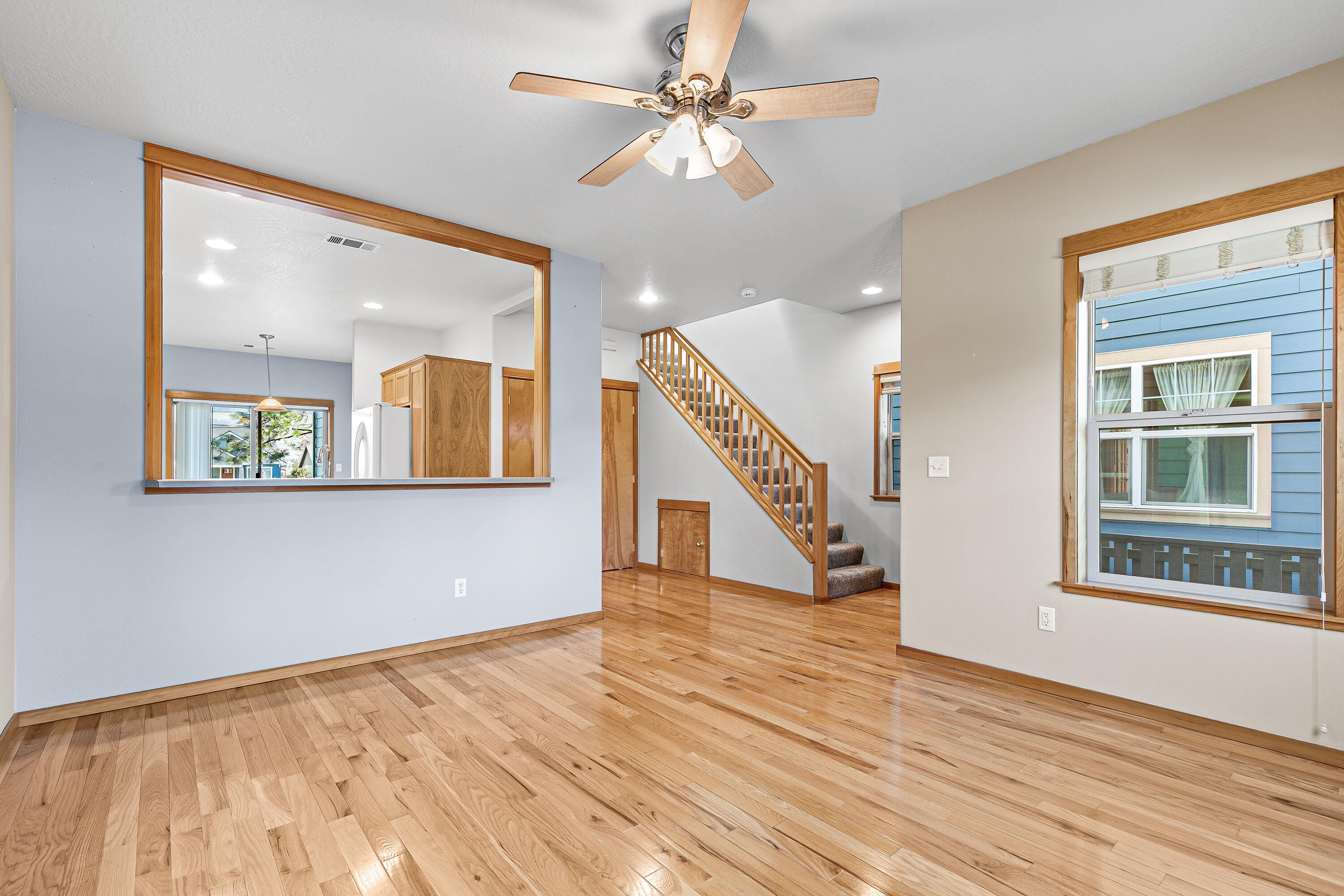 5 Logan Way Talent, OR 97540 - Photo 8 of 35 9R9A6259