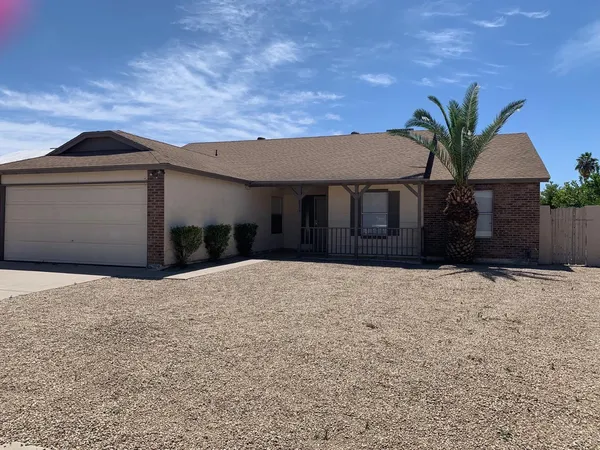 $1,950 | 8135 West Krall Street, Glendale, AZ 85303