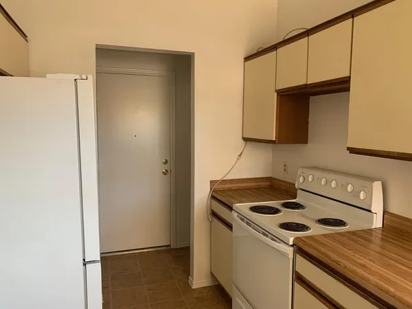 $1,950 | 8135 West Krall Street, Glendale, AZ 85303