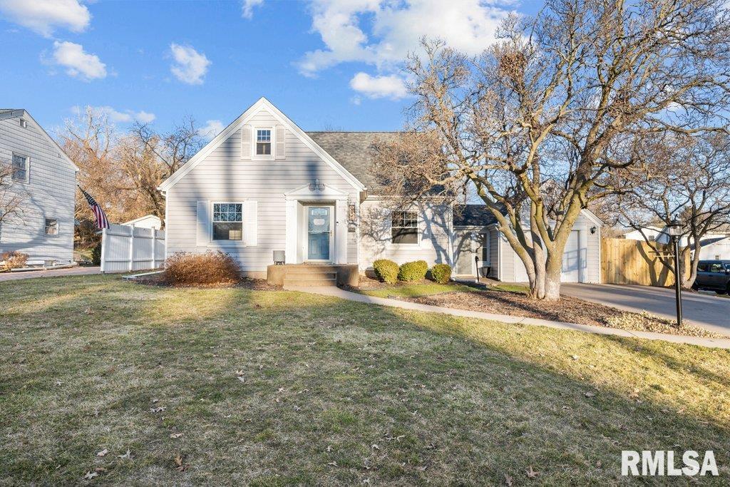 3255 14th Street Rock Island, IL 61201 - Photo 1 of 38