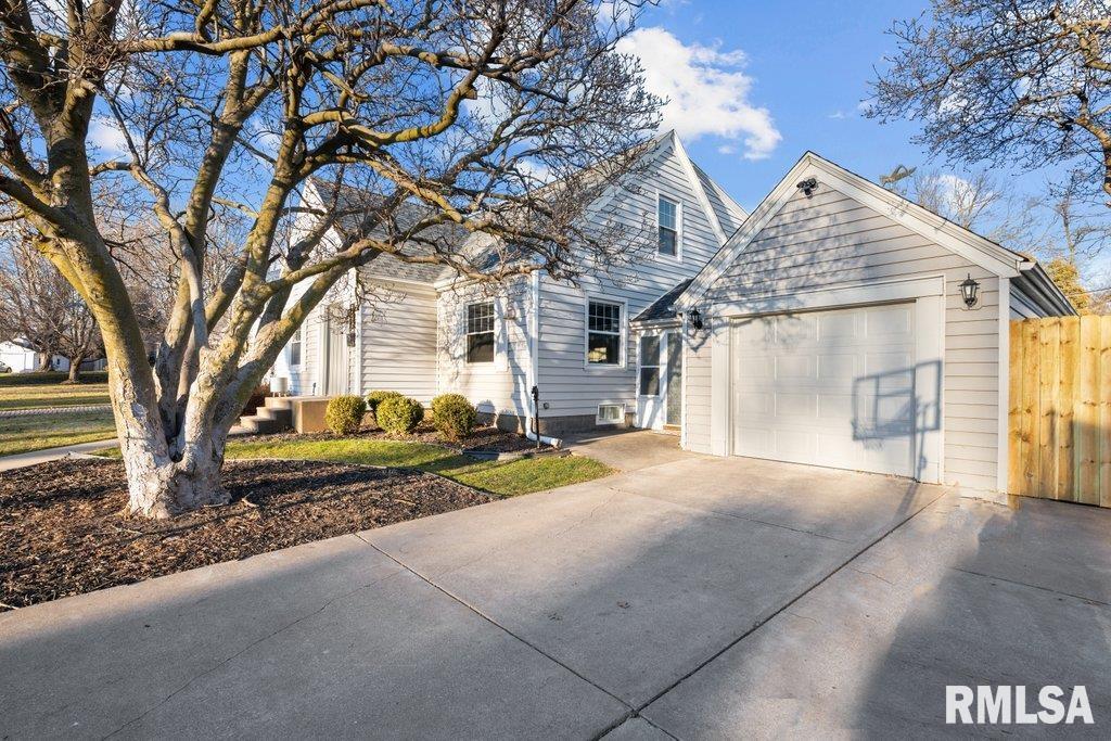 3255 14th Street Rock Island, IL 61201 - Photo 4 of 38