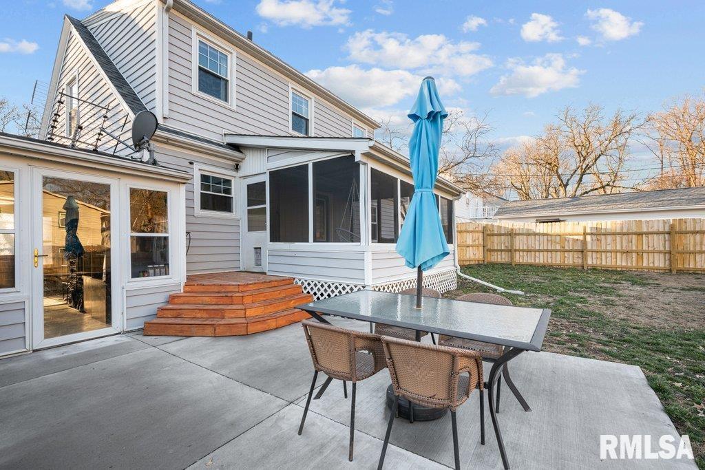 3255 14th Street Rock Island, IL 61201 - Photo 5 of 38