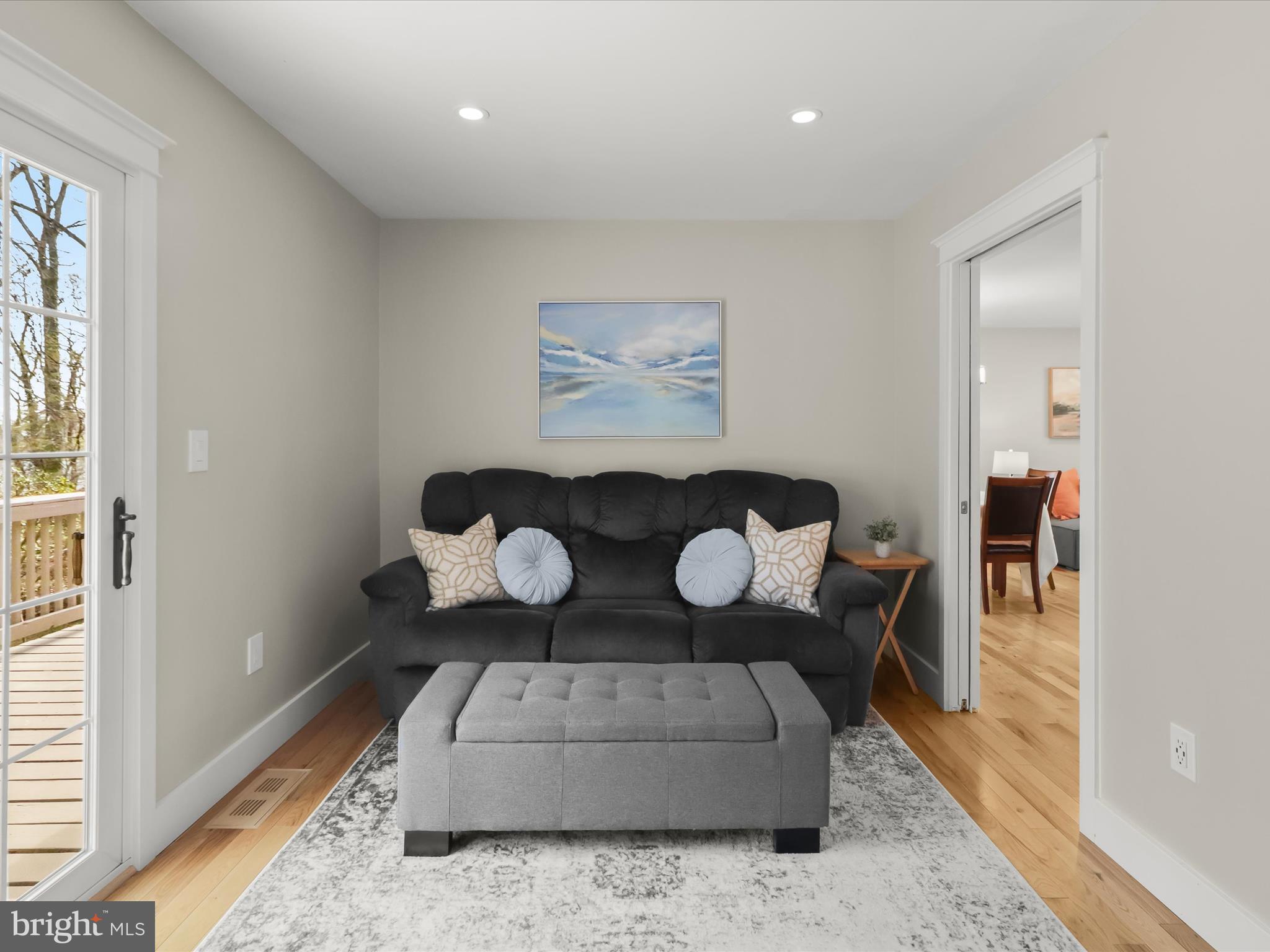 941 Buttonwood Trail Crownsville, MD 21032 - Photo 12 of 43 a living room with furniture