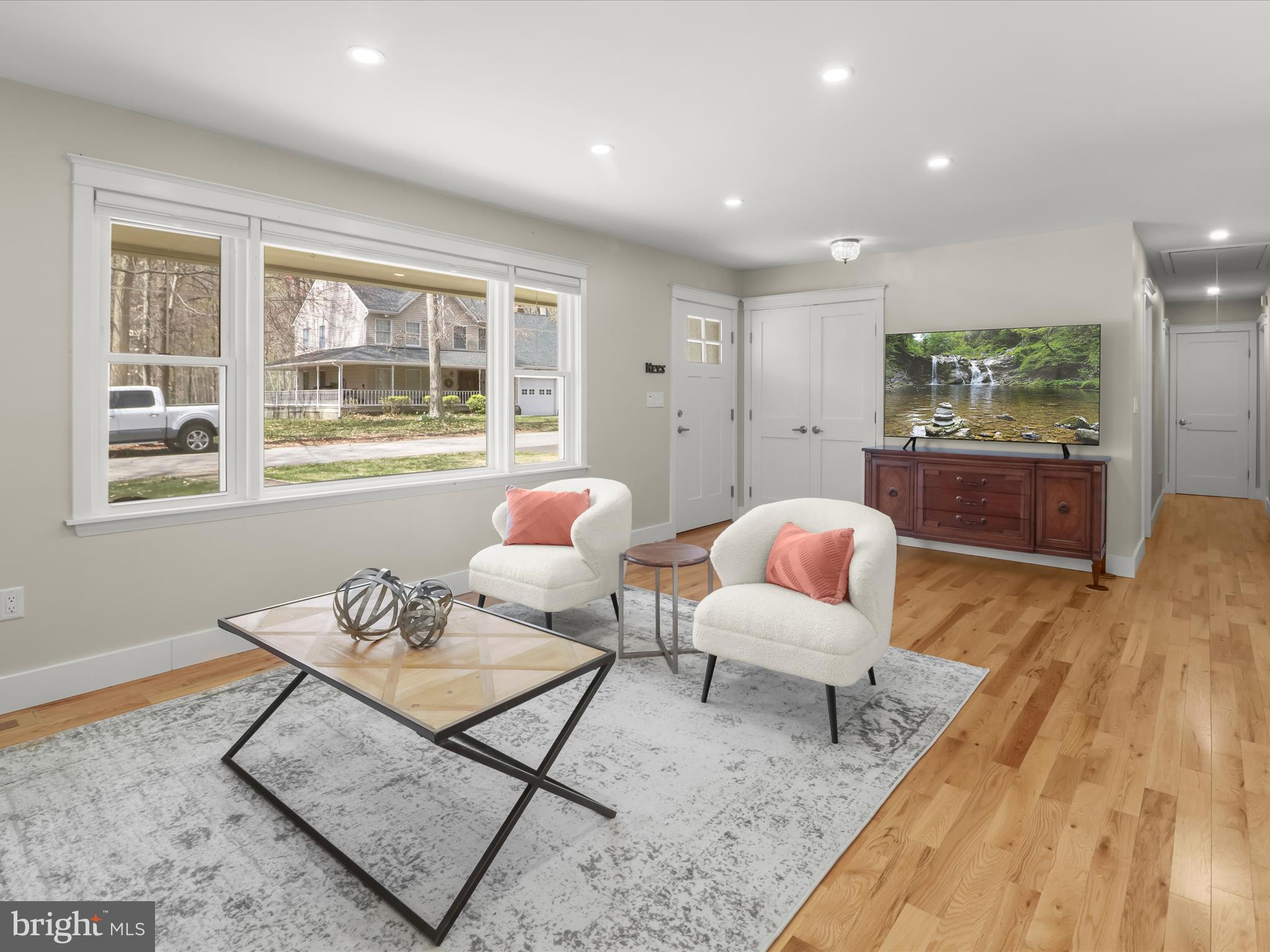 941 Buttonwood Trail Crownsville, MD 21032 - Photo 7 of 43 a living room with furniture and a large window