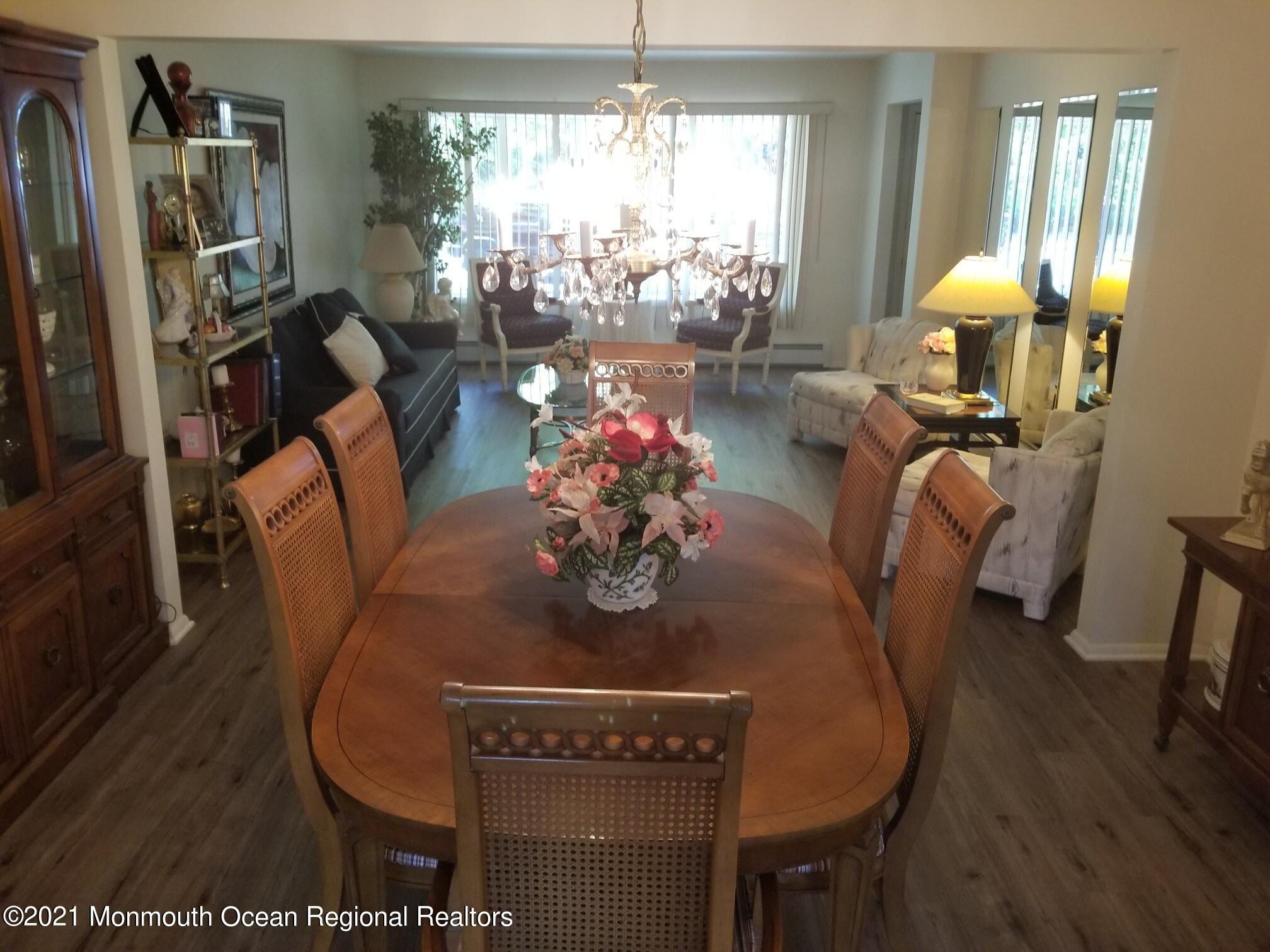 28 Mapleton Road Toms River, NJ 08757 - Photo 11 of 27 28 mapleton living rm 7 - Copy