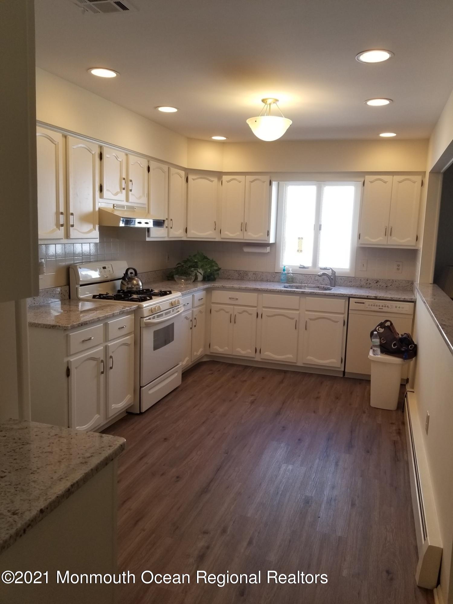 28 Mapleton Road Toms River, NJ 08757 - Photo 13 of 27 28 mapleton kitchen - Copy