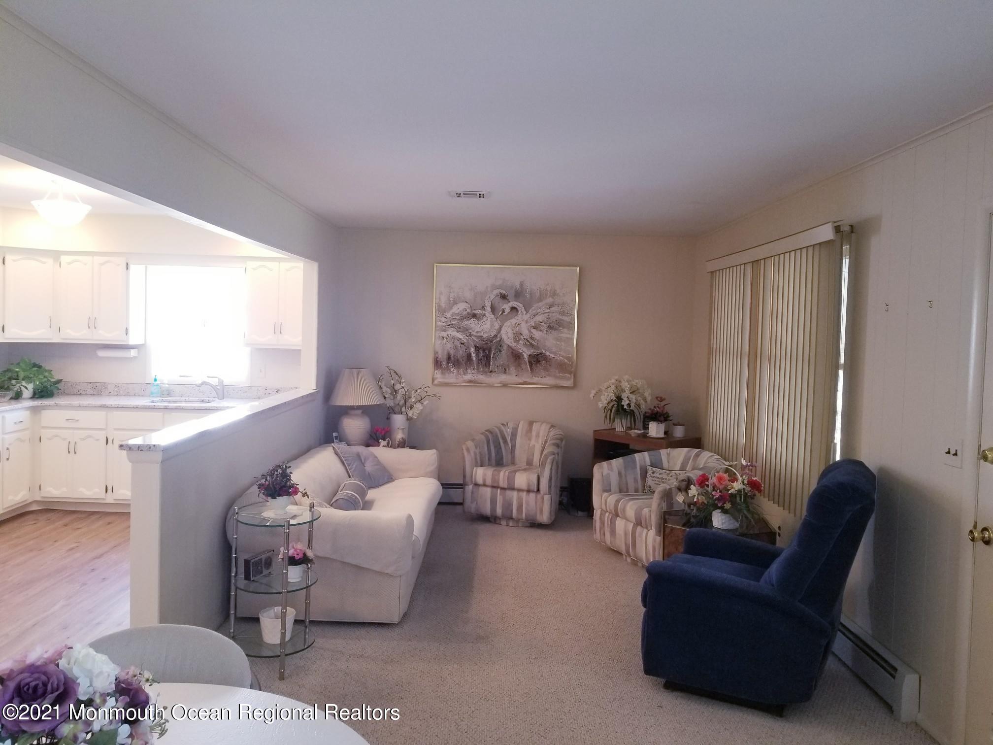 28 Mapleton Road Toms River, NJ 08757 - Photo 15 of 27 28 mapleton famky rm - Copy - Copy