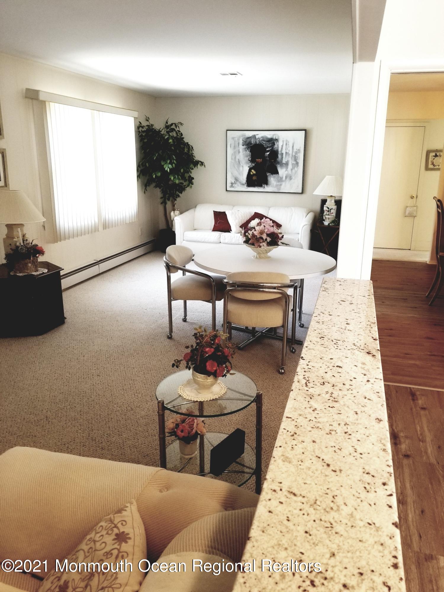 28 Mapleton Road Toms River, NJ 08757 - Photo 16 of 27 28 mapleton family rm 2 - Copy - Copy