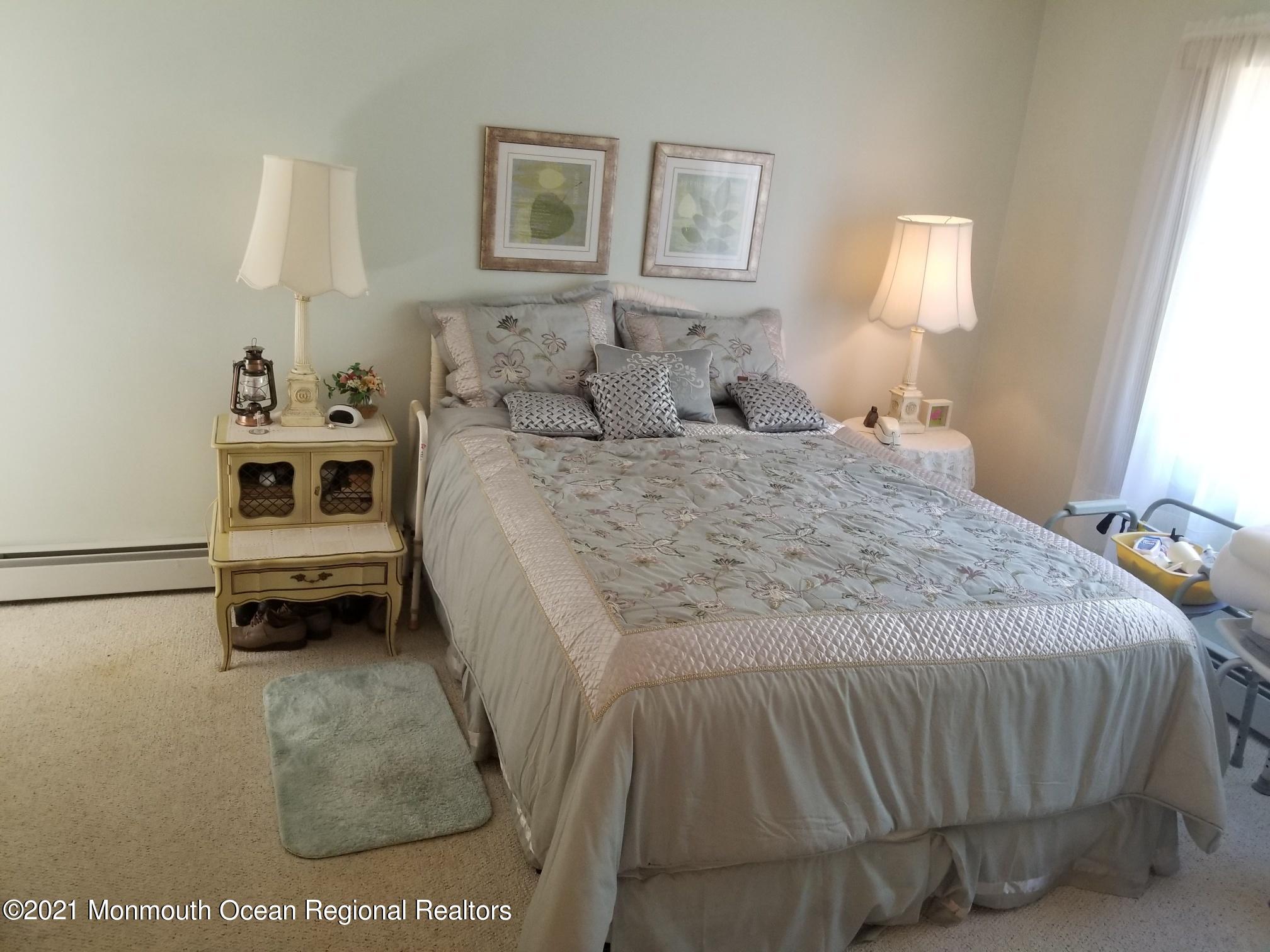 28 Mapleton Road Toms River, NJ 08757 - Photo 23 of 27 28 mapleton master bedrm 3