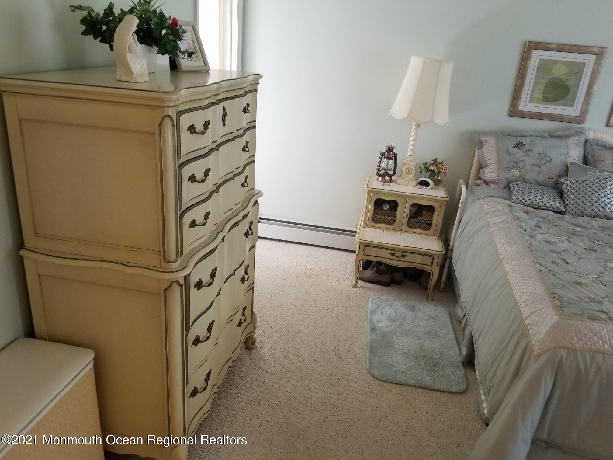 28 Mapleton Road Toms River, NJ 08757 - Photo 24 of 27 28 mapleton master bedrm 2