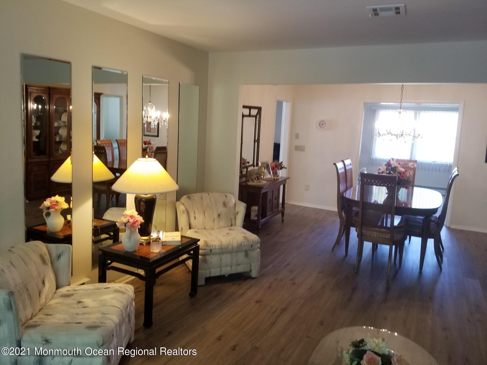 28 Mapleton Road Toms River, NJ 08757 - Photo 7 of 27 28 mapleton living room 3 - Copy