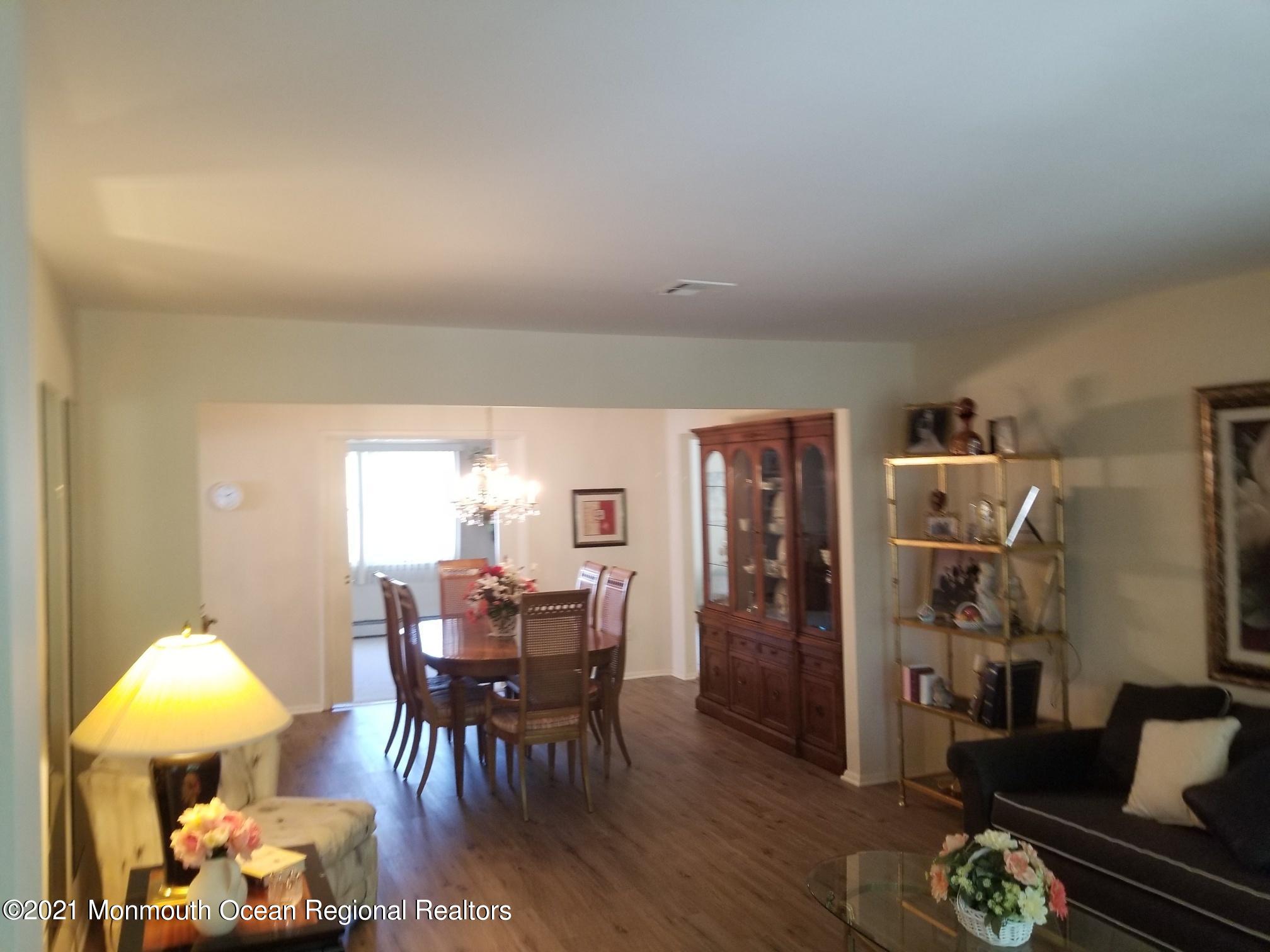 28 Mapleton Road Toms River, NJ 08757 - Photo 9 of 27 28 mapleton living rm 4 - Copy