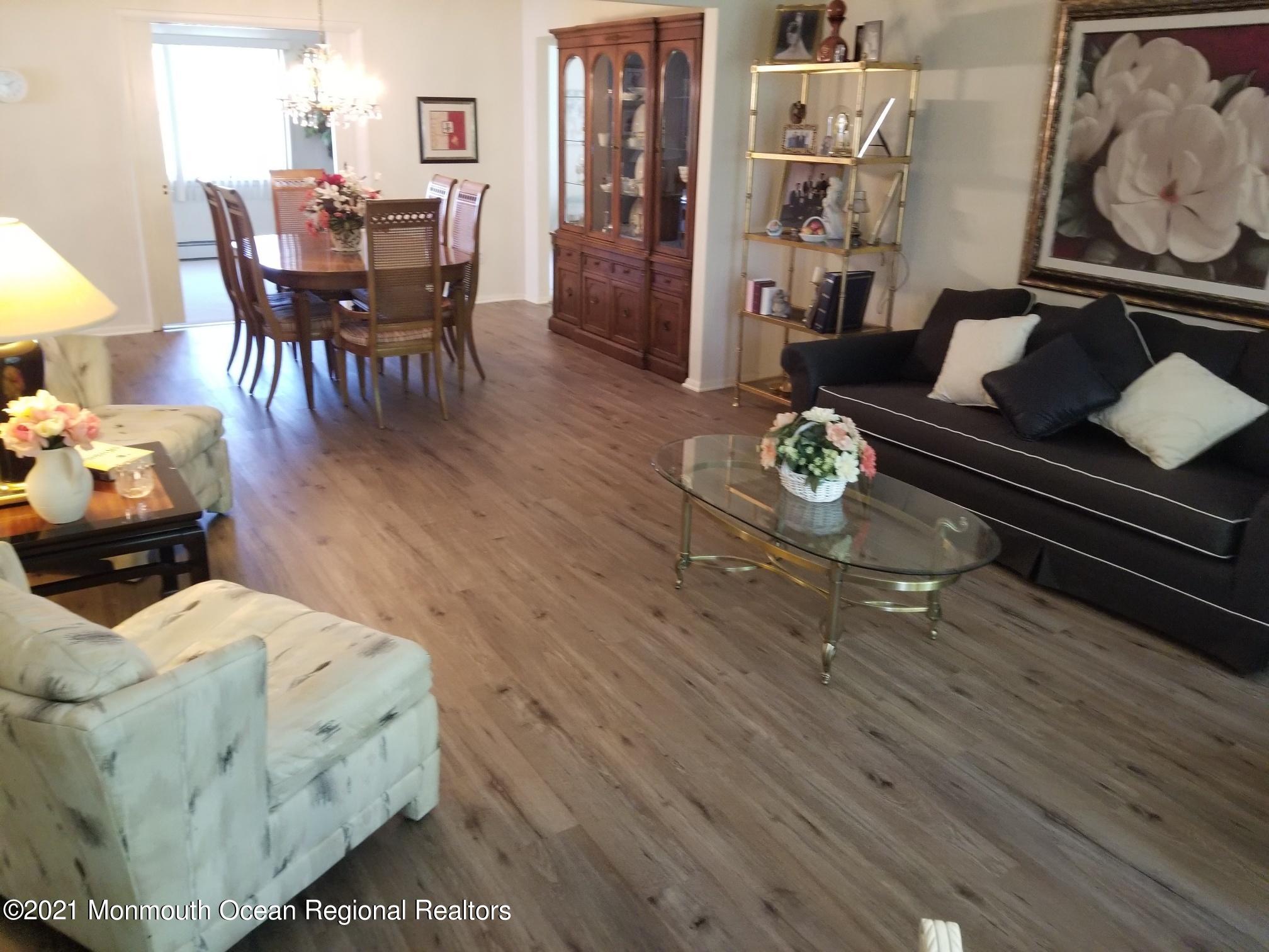 28 Mapleton Road Toms River, NJ 08757 - Photo 10 of 27 28 mapleton living rm 5 - Copy