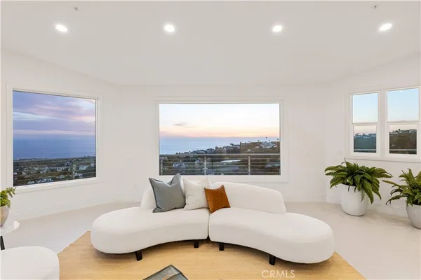 $3,990,000 | 857 Avenida Acapulco, San Clemente, CA 92672