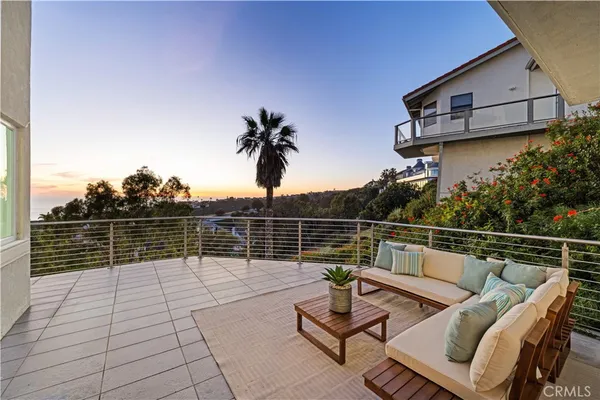 $3,990,000 | 857 Avenida Acapulco, San Clemente, CA 92672